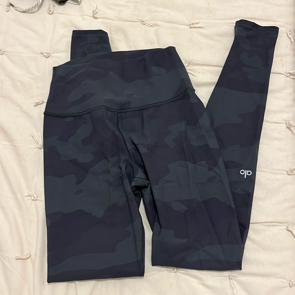 COPY - Alo camo legging